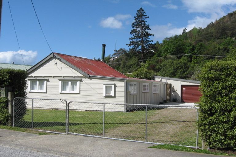 Photo of property in 5a George Street, Picton, 7220