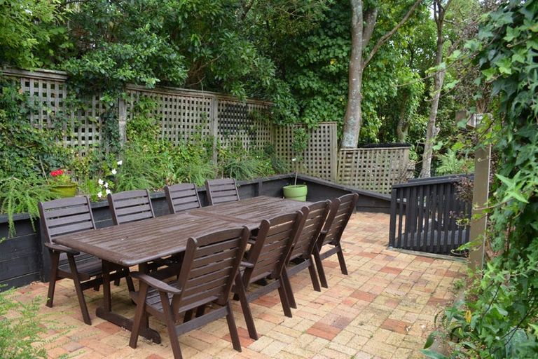 Photo of property in 76 Khandallah Road, Ngaio, Wellington, 6035