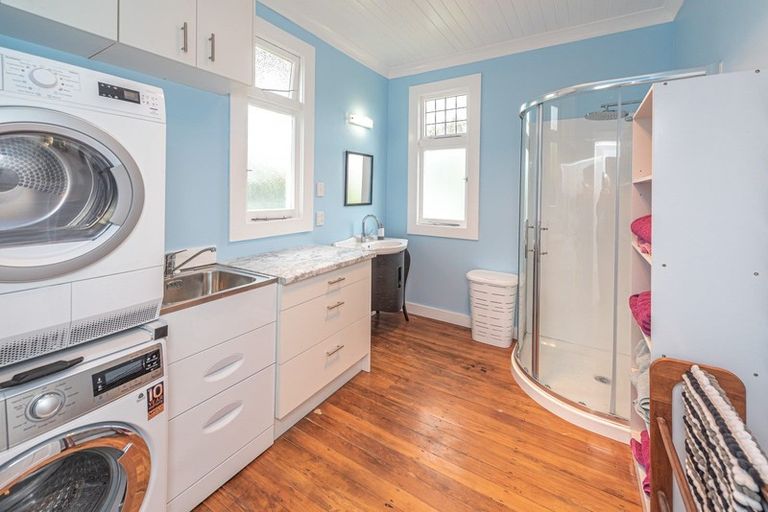 Photo of property in 12 Parsons Street, Saint Johns Hill, Whanganui, 4501