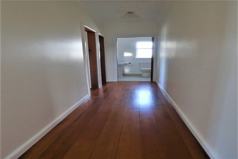 Photo of property in 168 The Ridgeway, Mornington, Wellington, 6021