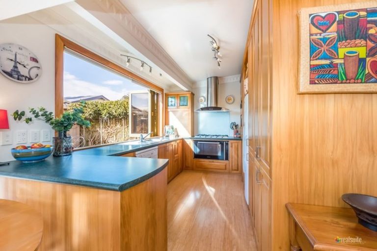 Photo of property in 33 Puriri Street, Woburn, Lower Hutt, 5010