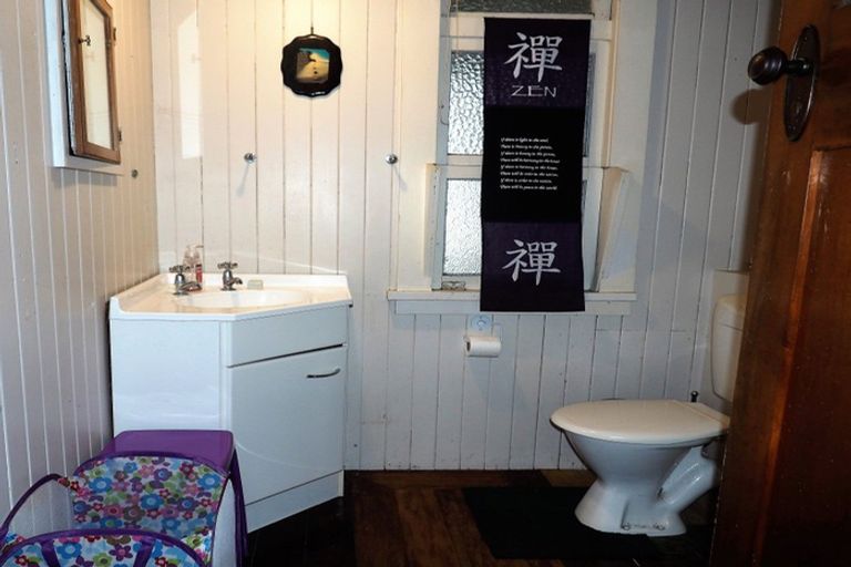 Photo of property in 42 Mangahao Road, Shannon, Palmerston North, 4474