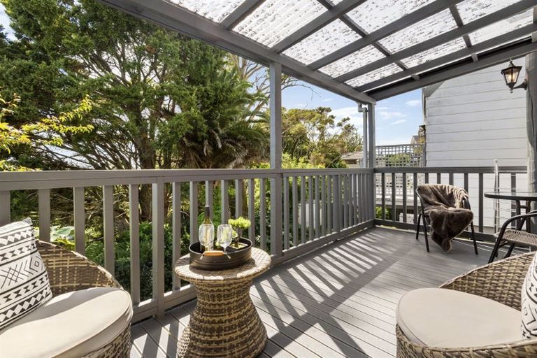 Photo of property in 2/1 Mulberry Place, Glenfield, Auckland, 0629