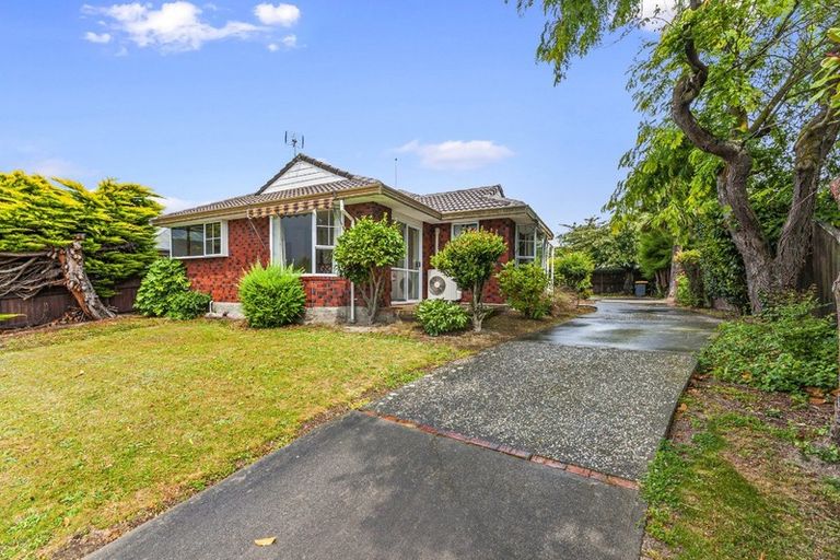 Photo of property in 5 Algie Place, Avonhead, Christchurch, 8042