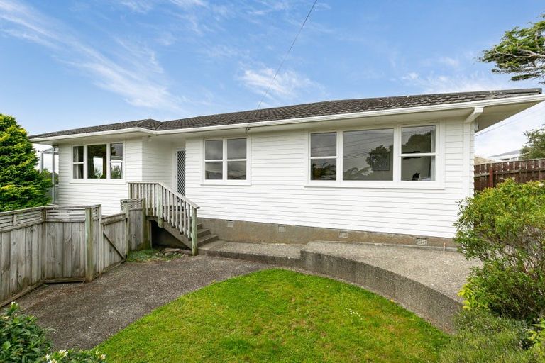 Photo of property in 20 Jane Grove, Paparangi, Wellington, 6037