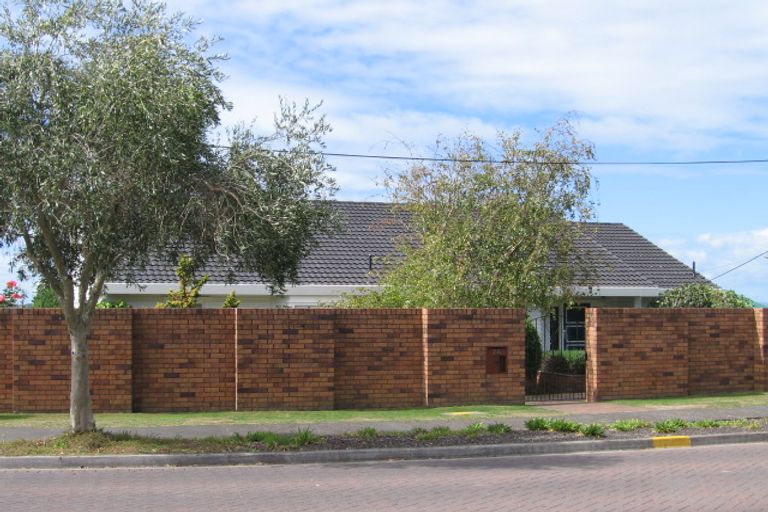 Photo of property in 26 Seacliffe Avenue, Belmont, Auckland, 0622