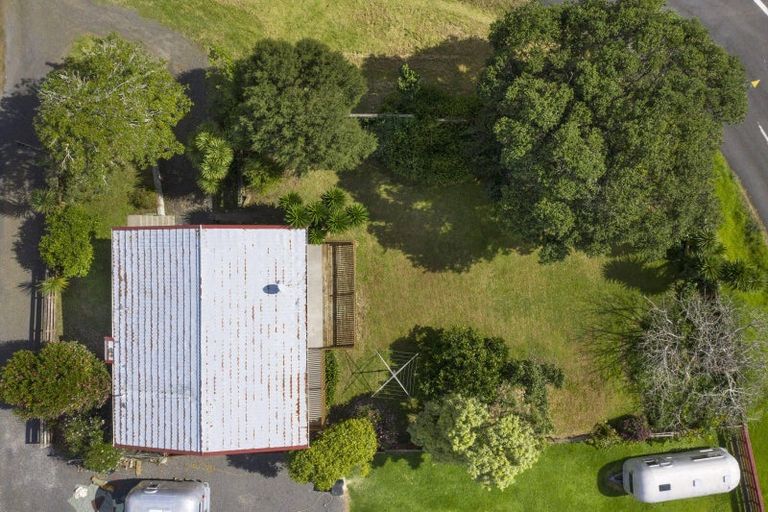 Photo of property in 35 Lorenzen Bay Road, Raglan, 3225