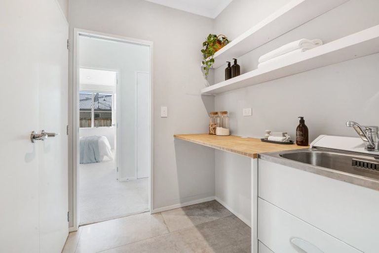 Photo of property in 26 Kukuwai Avenue, Red Beach, 0932