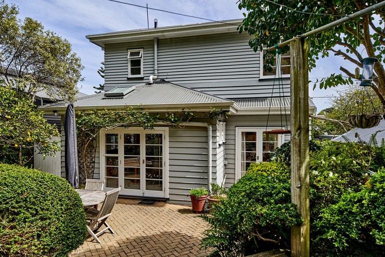 Photo of property in 267 Muritai Road, Eastbourne, Lower Hutt, 5013