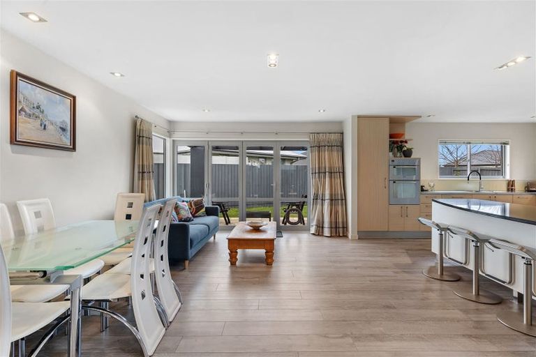 Photo of property in 7 Corsican Grove, Parklands, Christchurch, 8083