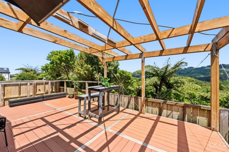 Photo of property in 22 Otonga Heights, Maungaraki, Lower Hutt, 5010