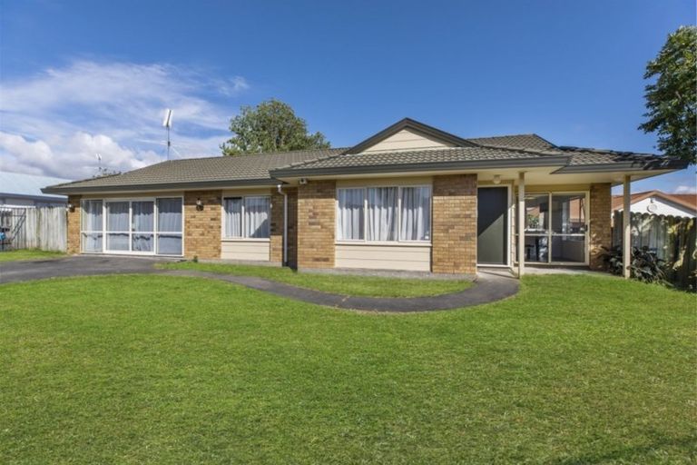 Photo of property in 25 Rosemead Place, Randwick Park, Auckland, 2105