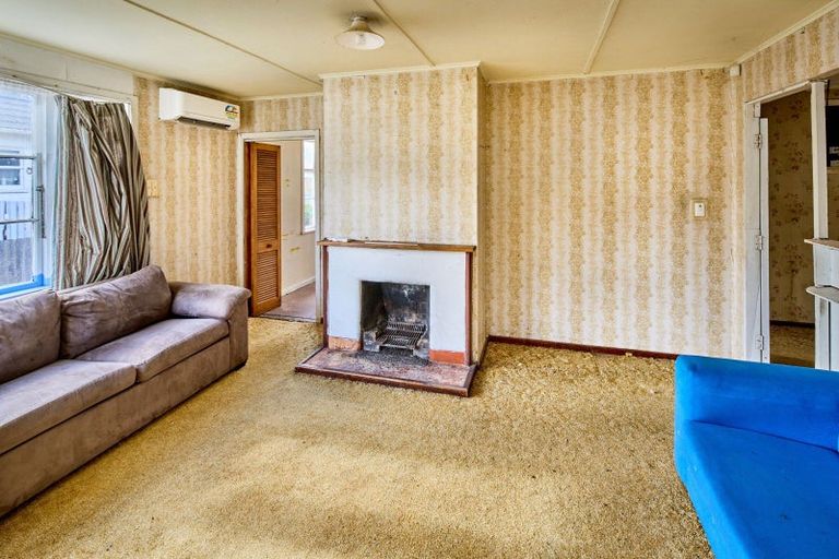 Photo of property in 96 Molesworth Street, Taita, Lower Hutt, 5011
