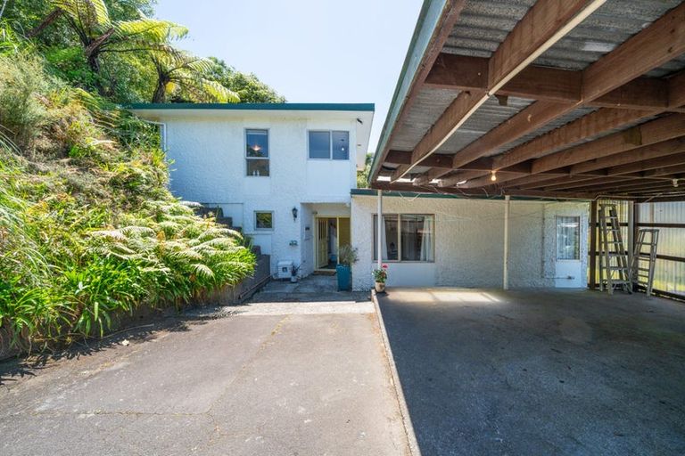 Photo of property in 11 Bogle Grove, Stokes Valley, Lower Hutt, 5019