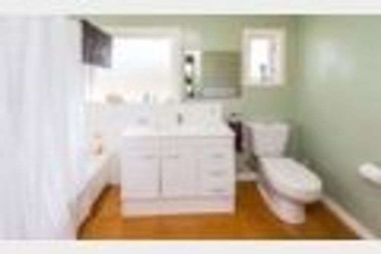 Photo of property in 37 Karewa Street, Castlecliff, Whanganui, 4501