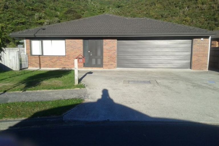 Photo of property in 15 Beaufort Close, Kingsley Heights, Upper Hutt, 5018