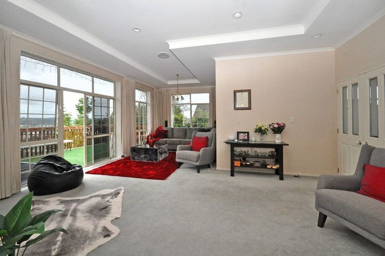 Photo of property in 5 Lorikeet Place, Unsworth Heights, Auckland, 0632