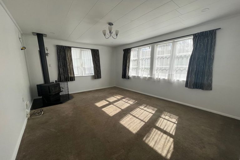 Photo of property in 6 Churton Crescent, Taita, Lower Hutt, 5011