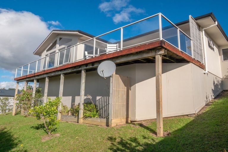 Photo of property in 11 Christine Drive, Coopers Beach, 0420