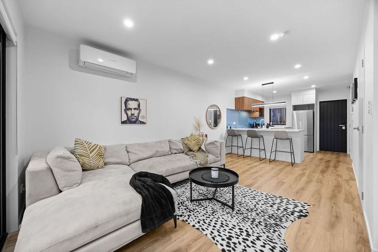 Photo of property in 5/9 Flanshaw Road, Te Atatu South, Auckland, 0610