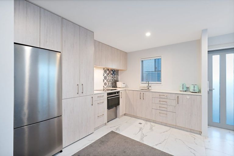 Photo of property in 3/21 Titoki Street, Te Atatu Peninsula, Auckland, 0610