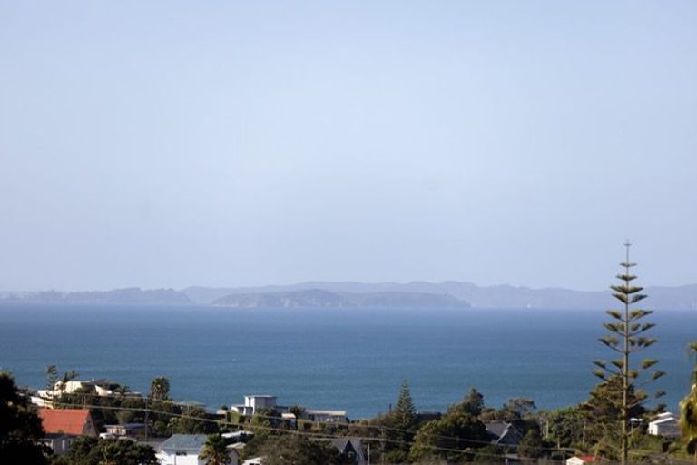 Photo of property in 33 Scott Road, Stanmore Bay, Whangaparaoa, 0932