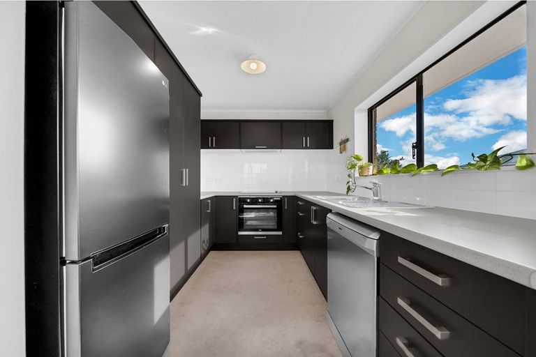 Photo of property in 44a Edgewater Parade, Waiuku, 2123