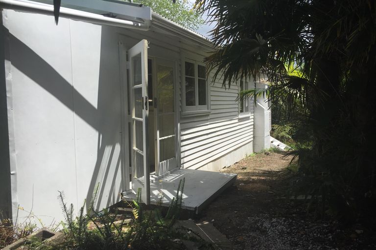 Photo of property in 6 Russell Road, Wainui, Silverdale, 0992