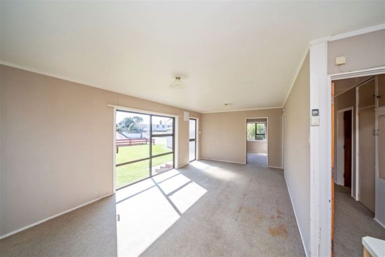 Photo of property in 12 Caplen Street, Hawera, 4610