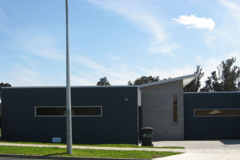 Photo of property in 61 Karamea Street, Whalers Gate, New Plymouth, 4310