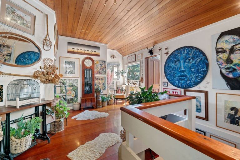 Photo of property in 75 Morley Street, New Plymouth, 4310