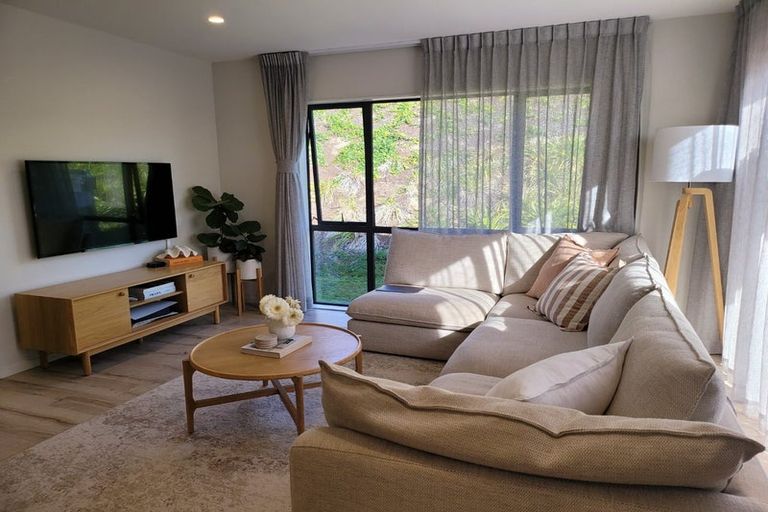 Photo of property in 115 Karepiro Drive, Stanmore Bay, Whangaparaoa, 0932