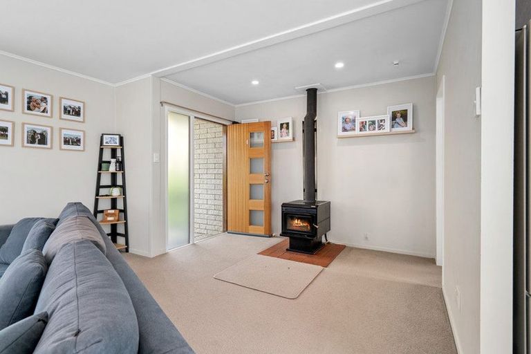 Photo of property in 317 Shakespeare Street, Leamington, Cambridge, 3432