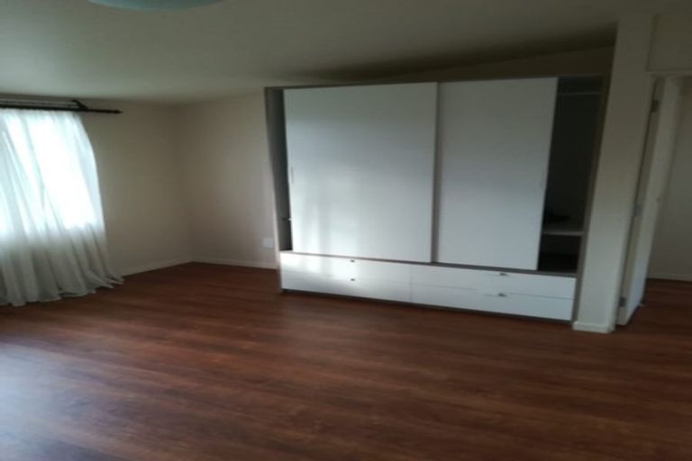 Photo of property in 70 Millbrook Road, Henderson, Auckland, 0612