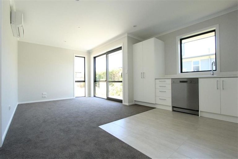 Photo of property in 2/11 Dover Road, Saint Andrews, Hamilton, 3200