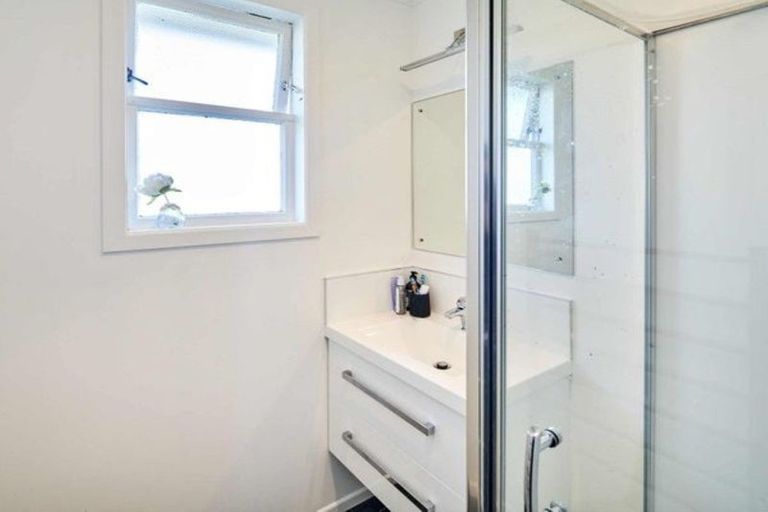 Photo of property in 52 Owhiti Street, Titahi Bay, Porirua, 5022