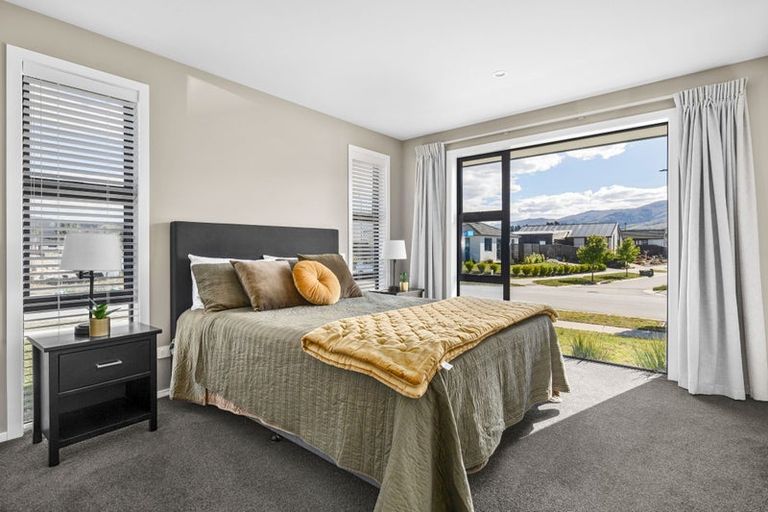 Photo of property in 21 Guano Crescent, Cromwell, 9310