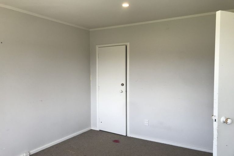 Photo of property in 1/4 Shakespeare Road, Milford, Auckland, 0620