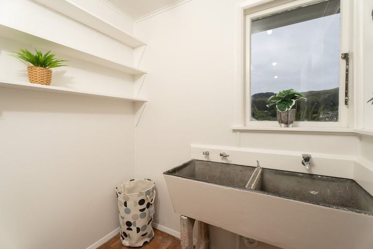 Photo of property in 14 Durham Street, Cannons Creek, Porirua, 5024