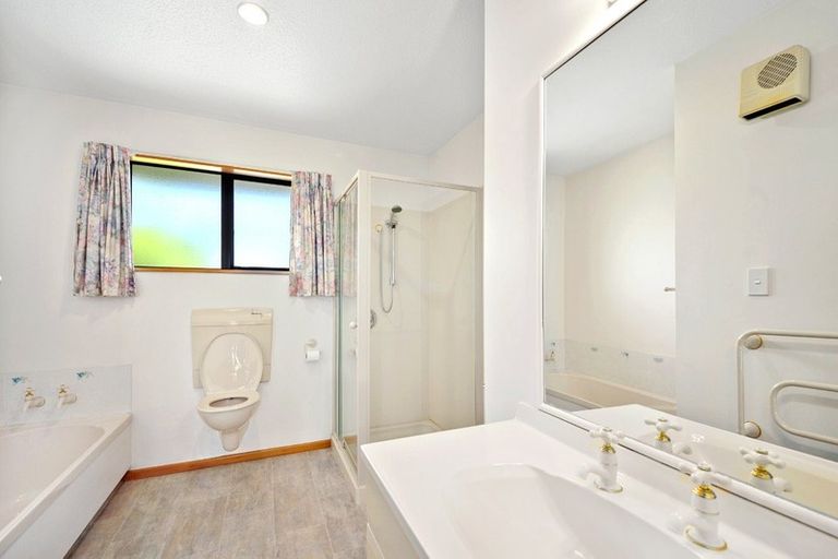 Photo of property in 2 Ngaio Street, Saint Martins, Christchurch, 8022