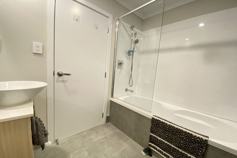 Photo of property in 22 Fernly Rise, Flat Bush, Auckland, 2019