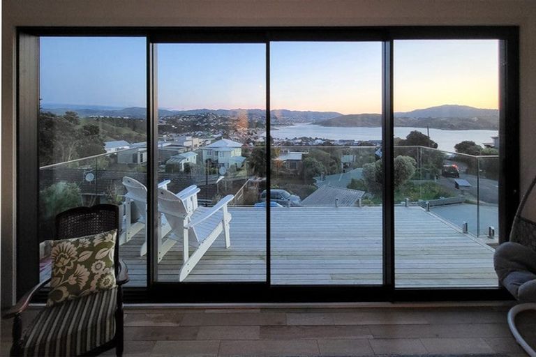 Photo of property in 8 The Track, Plimmerton, Porirua, 5026