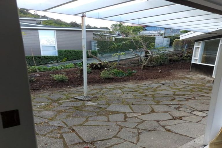 Photo of property in 2 Mamaku Grove, Khandallah, Wellington, 6035