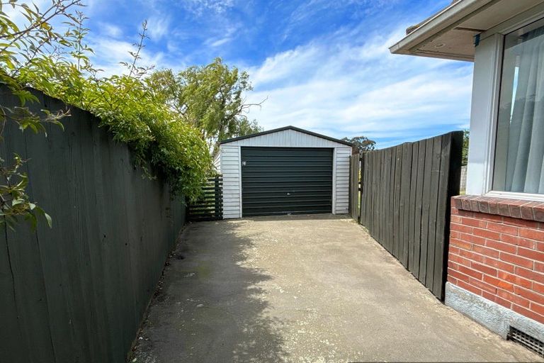 Photo of property in 6 Avro Crescent, Hornby, Christchurch, 8042