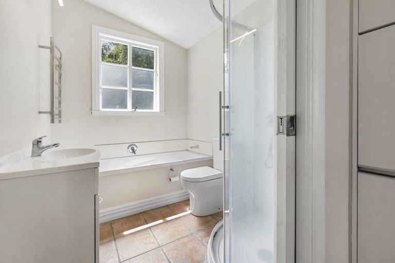 Photo of property in 113 Glenmore Street, Kelburn, Wellington, 6012