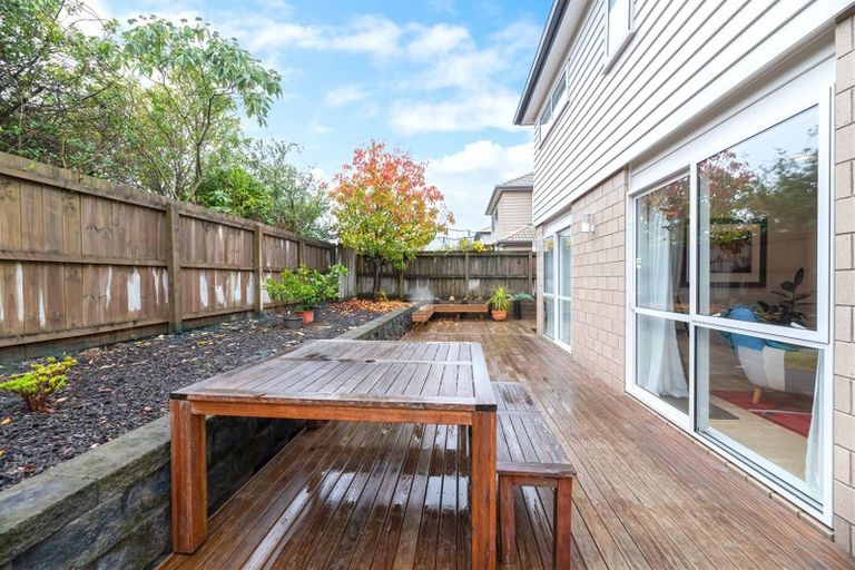 Photo of property in 19 Bordeaux Parade, Te Atatu South, Auckland, 0610