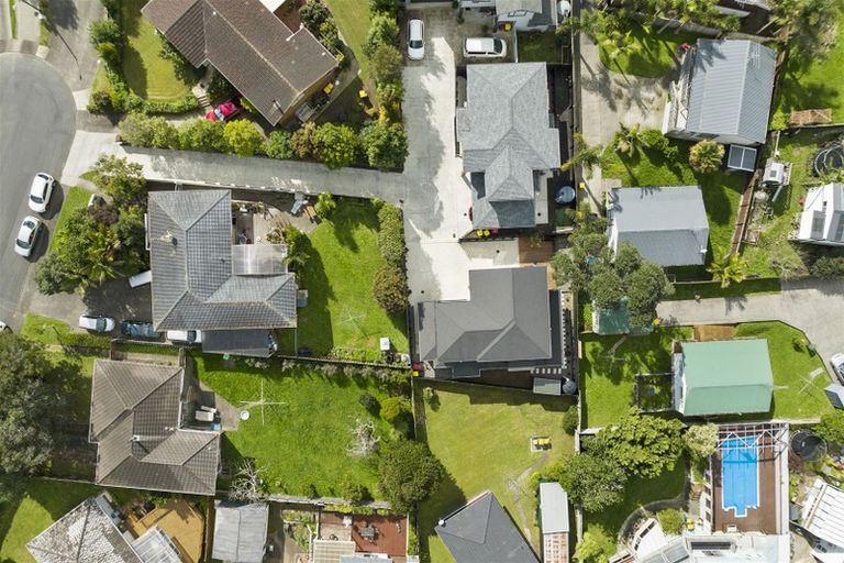 Photo of property in 7a Halcombe Place, Green Bay, Auckland, 0604