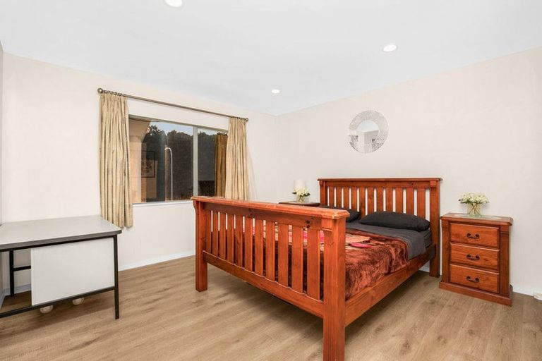 Photo of property in 113 Eugenia Rise, Goodwood Heights, Auckland, 2105