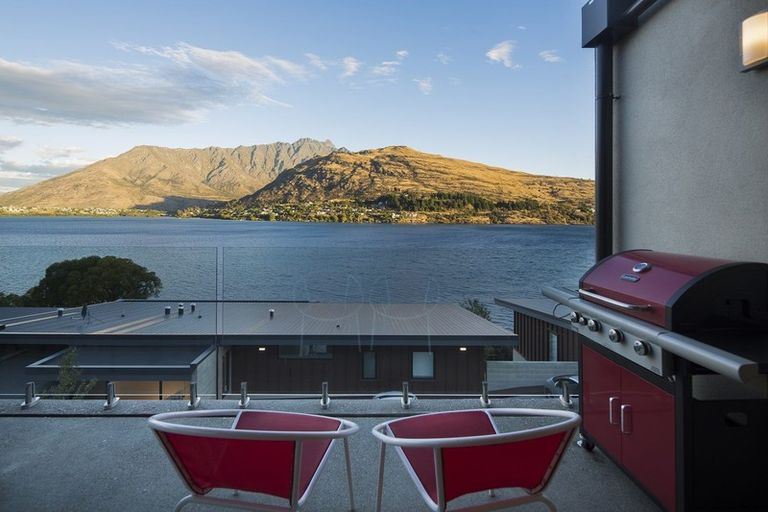 Photo of property in La Residence Du Lac, 39/527 Frankton Road, Queenstown, 9300