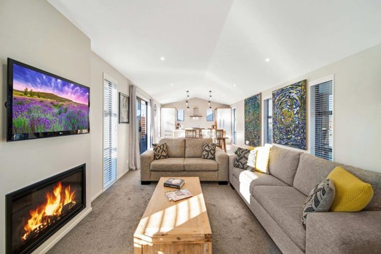 Photo of property in 2 Claremont Crescent, Amberley, 7410